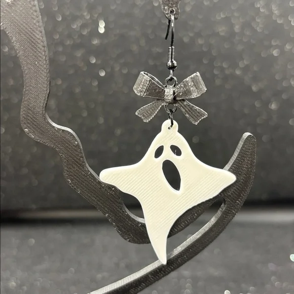 Cute Ghost Earrings 👻 with Black Bow – Halloween Dangle Jewelry - Picture 3 of 4